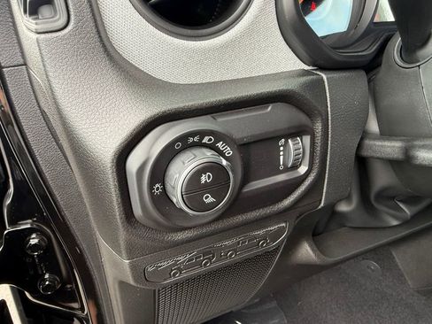 New 2025 Jeep Gladiator Sport image 16