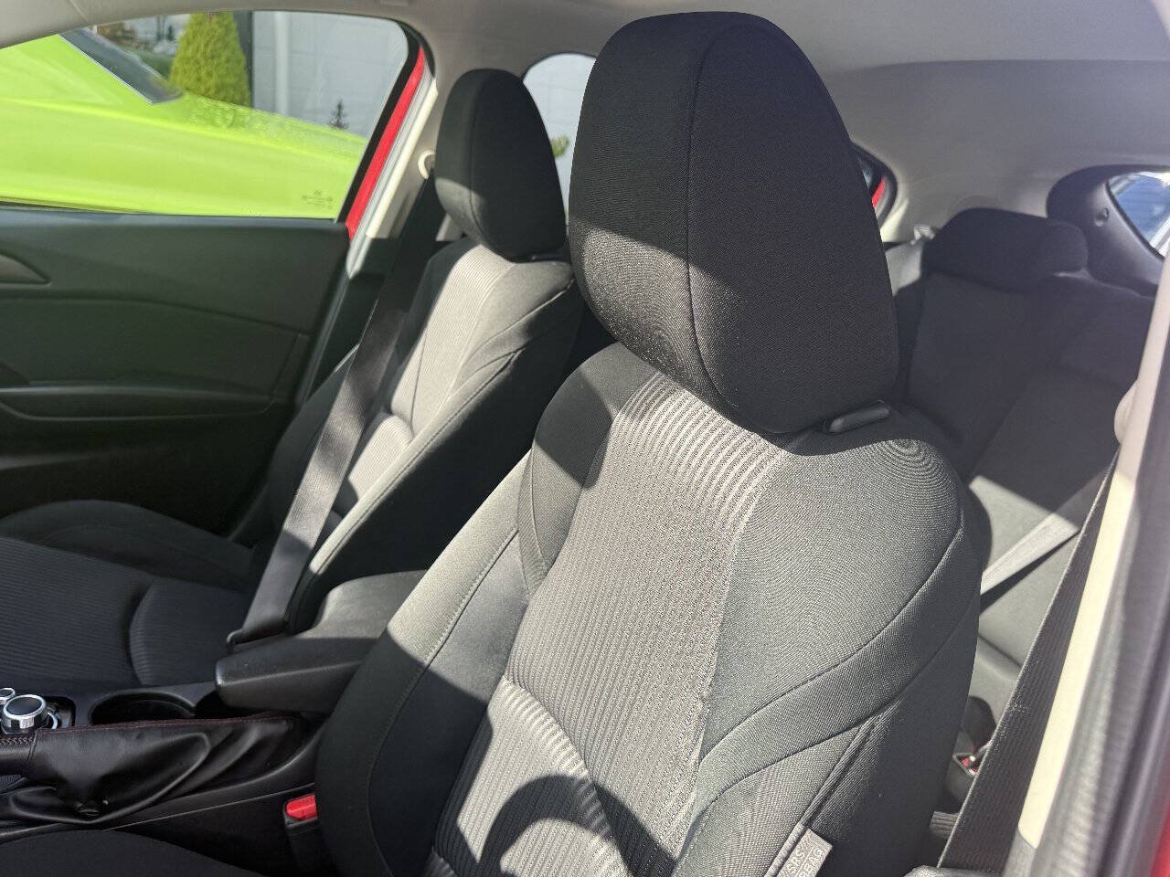 Used 2015 MAZDA MAZDA3 i Touring w/ Technology Package FWD image 12