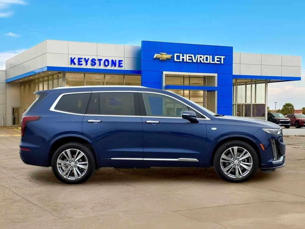 Used 2023 Cadillac XT6 Premium Luxury w/ Platinum Package AWD/4WD image 8