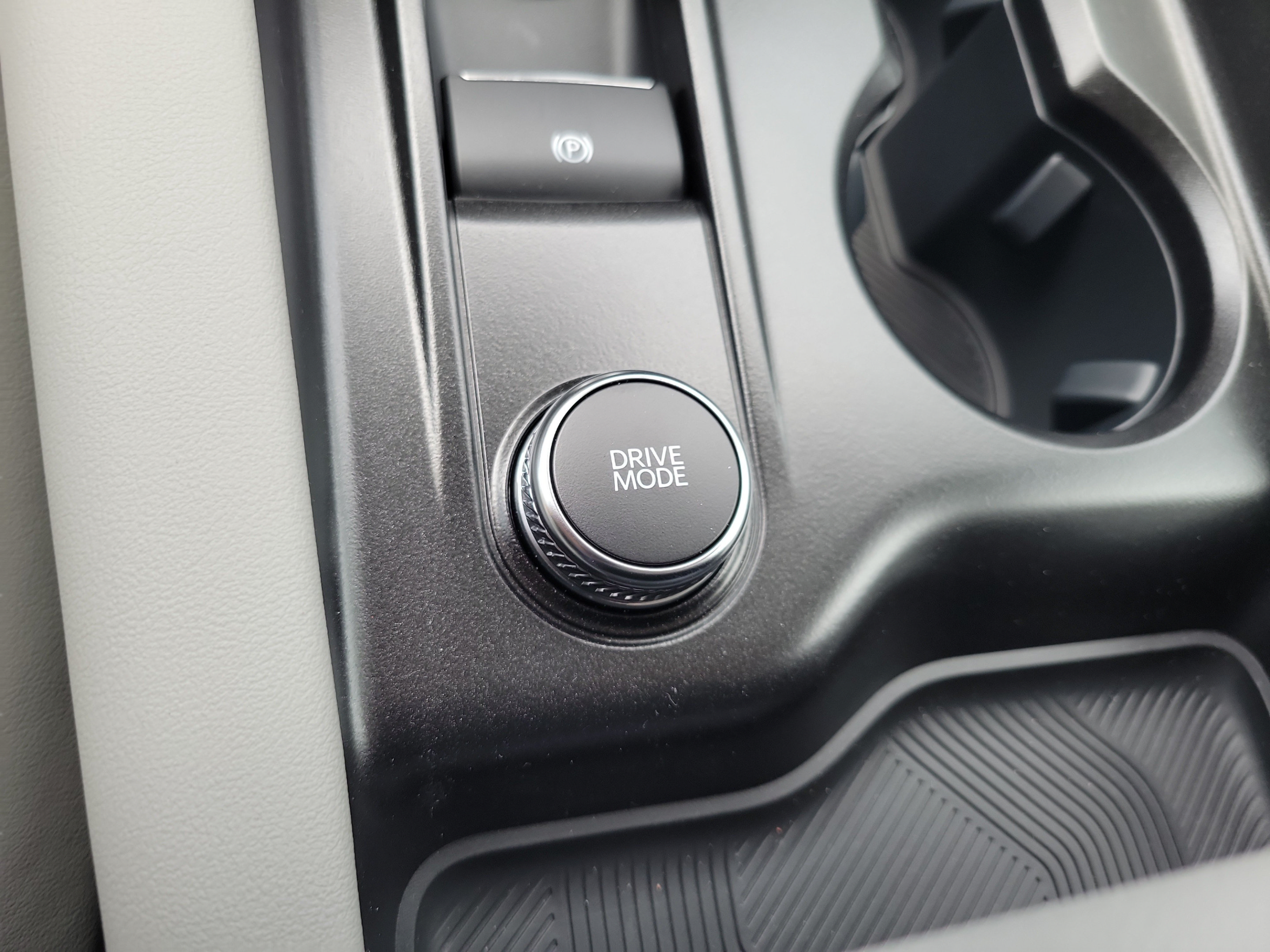 New 2026 Ford Explorer Active w/ Active Comfort Package RWD image 28