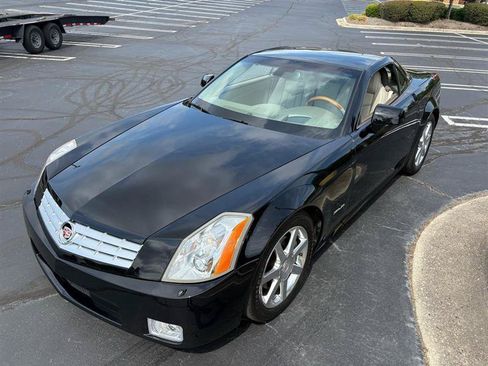 Used 2005 Cadillac XLR RWD image 37