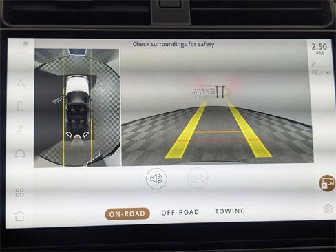 Used 2023 Land Rover Discovery S image 21