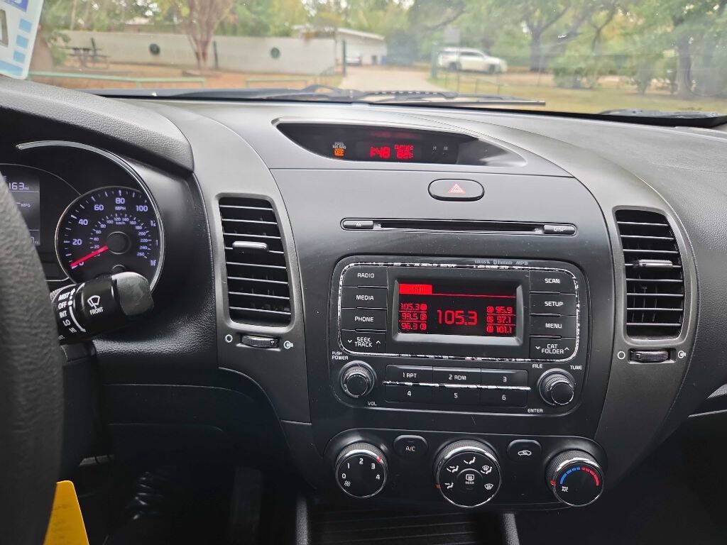 Used 2016 Kia Forte LX FWD image 25