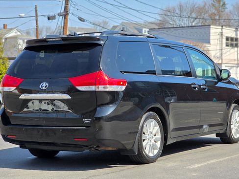 Used 2013 Toyota Sienna Limited w/ Premium Pkg AWD/4WD image 4