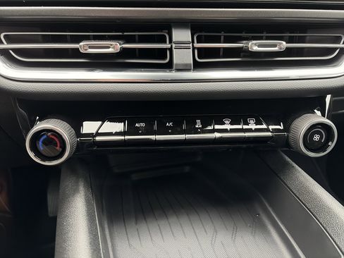 New 2026 Chevrolet Equinox EV LT image 22