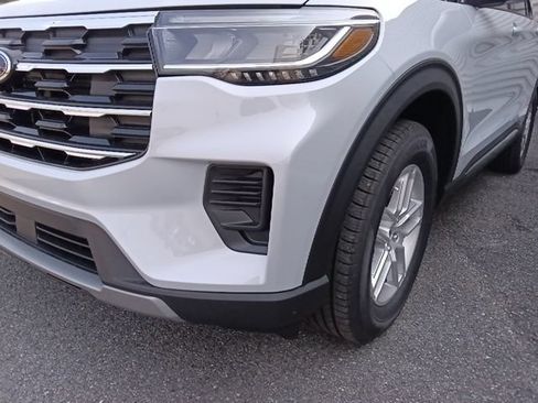 New 2026 Ford Explorer Active RWD image 9
