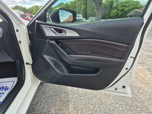 Used 2017 MAZDA MAZDA3 Touring FWD image 35