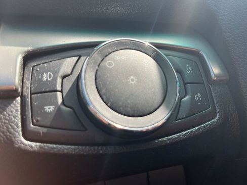 Used 2018 Ford Explorer XLT w/ Equipment Group 202A image 18