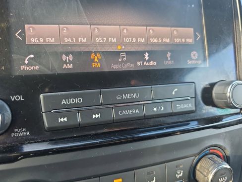 Used 2022 Nissan Titan SV image 25