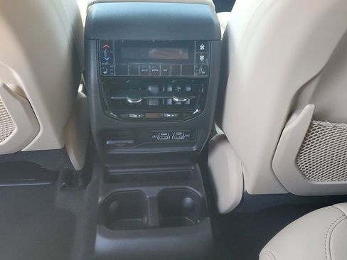 New 2025 Jeep Grand Cherokee L Limited w/ Black Appearance Package image 14