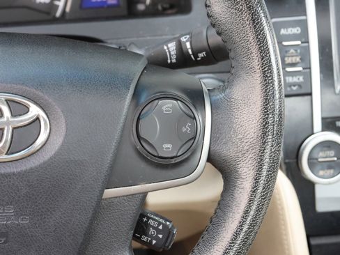 Used 2012 Toyota Camry XLE image 19