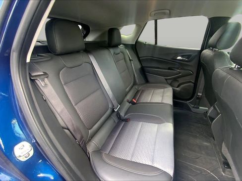 Used 2024 Chevrolet Trax LT w/ Driver Confidence Package FWD image 19