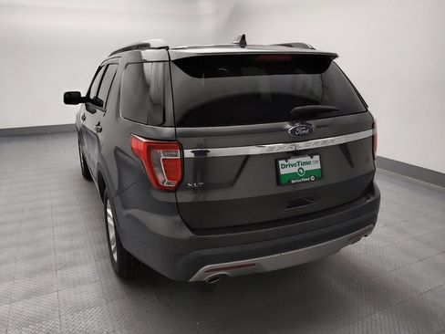 Used 2017 Ford Explorer XLT FWD image 6