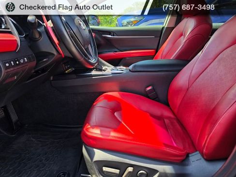 Used 2019 Toyota Camry XSE w/ Navigation Package FWD image 8