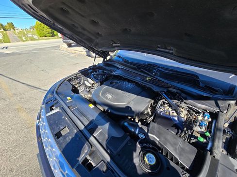 Used 2016 Land Rover Range Rover Sport HSE image 39