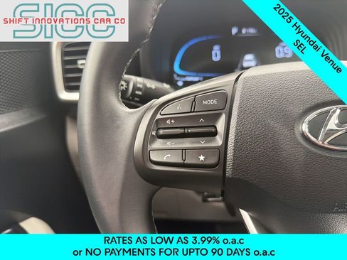 Used 2025 Hyundai Venue SEL FWD image 12