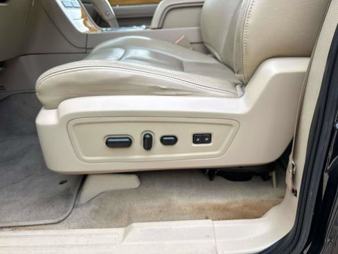 Used 2010 Lincoln Navigator 2WD image 18