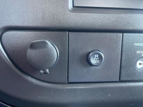 Used 2020 Chevrolet Express 2500 w/ Driver Convenience Package image 17