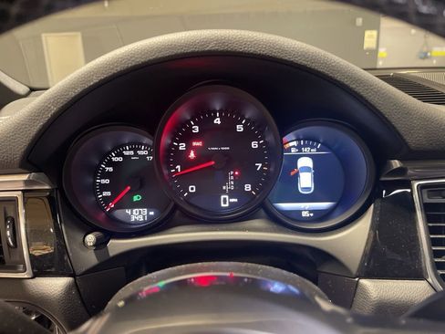 Used 2017 Porsche Macan image 1