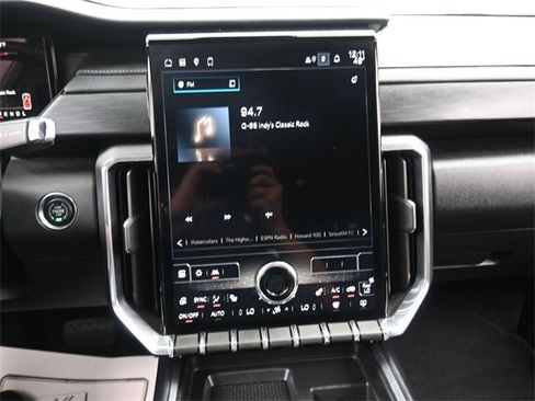 Used 2025 GMC Acadia Elevation image 10