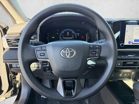 Used 2025 Toyota Camry LE image 14