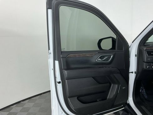 Used 2021 Chevrolet Tahoe Z71 image 12