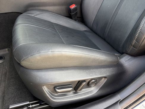 Used 2025 Toyota Camry XSE FWD image 12