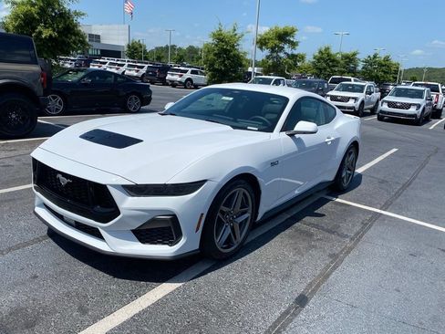 New 2026 Ford Mustang GT RWD image 3