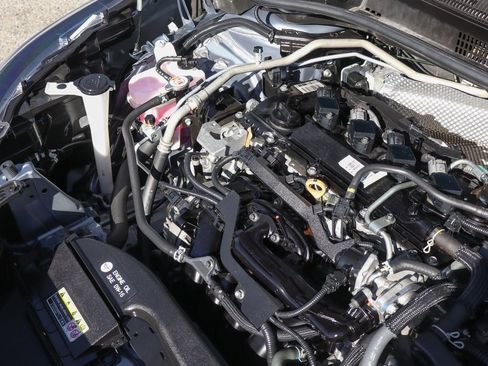 Used 2022 Toyota Corolla Cross L image 11