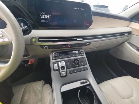 Used 2023 Hyundai Palisade Limited w/ Winter Package image 6