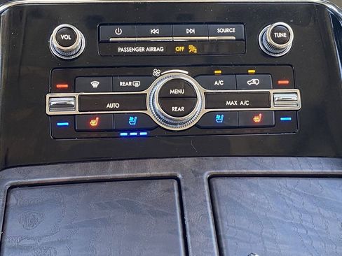 Used 2019 Lincoln Navigator L Reserve AWD/4WD image 30
