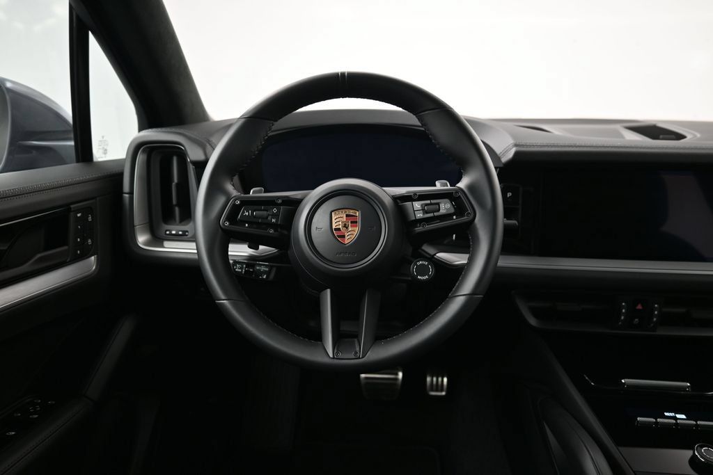 Certified 2026 Porsche Cayenne GTS AWD/4WD image 11