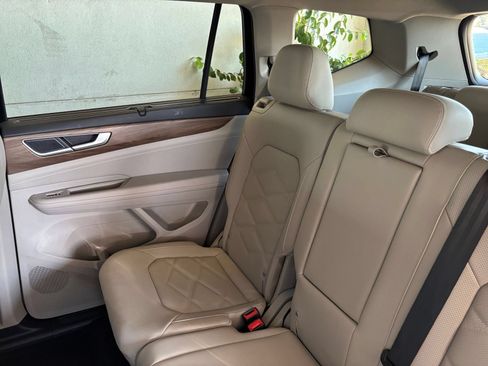 Used 2026 Volkswagen Atlas SE FWD image 37