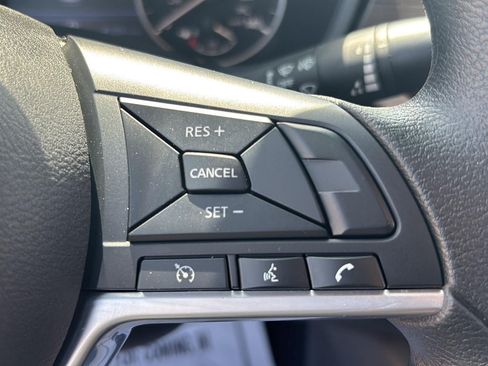 Used 2025 Nissan Altima 2.5 SV FWD image 13