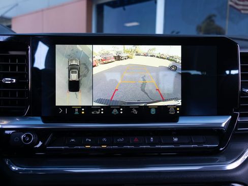 Used 2023 Chevrolet Silverado 1500 High Country w/ Technology Package AWD/4WD image 35