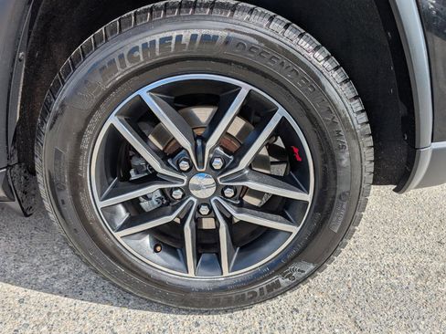 Used 2017 Jeep Grand Cherokee Trailhawk w/ Trailhawk Luxury Group image 18