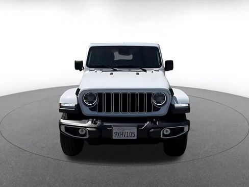 Used 2025 Jeep Wrangler Unlimited Sahara AWD/4WD image 4