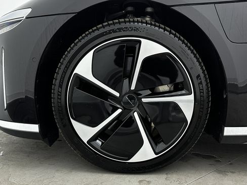 Used 2024 Lucid Air Touring image 10