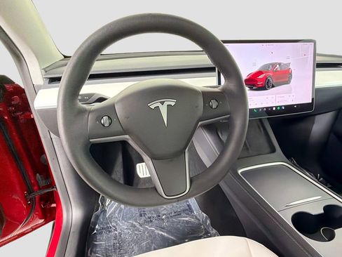 Used 2022 Tesla Model Y Performance AWD/4WD image 10