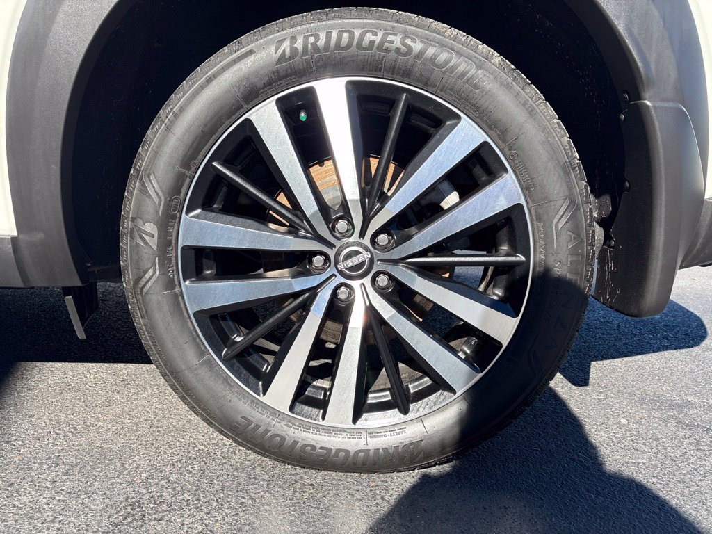 Used 2024 Nissan Pathfinder Platinum w/ Cargo Package AWD/4WD image 12