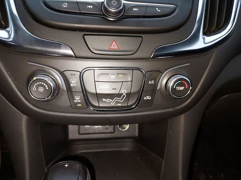 Certified 2021 Chevrolet Equinox LT image 18