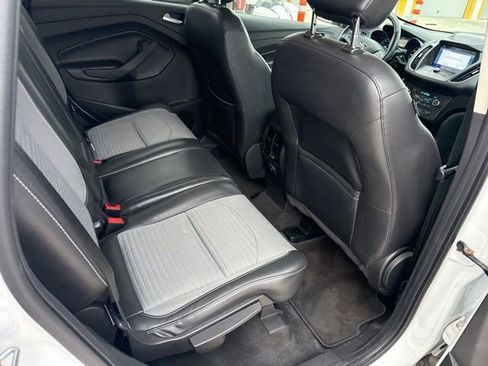 Used 2019 Ford Escape SE image 8