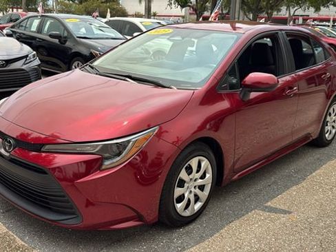 Used 2023 Toyota Corolla LE FWD image 3
