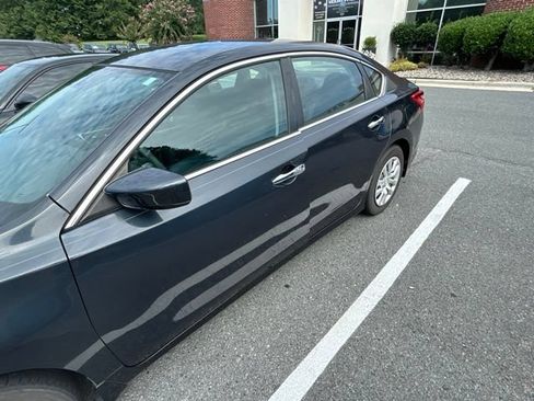 Used 2017 Nissan Altima 2.5 S w/ Power Driver Seat Package FWD image 4