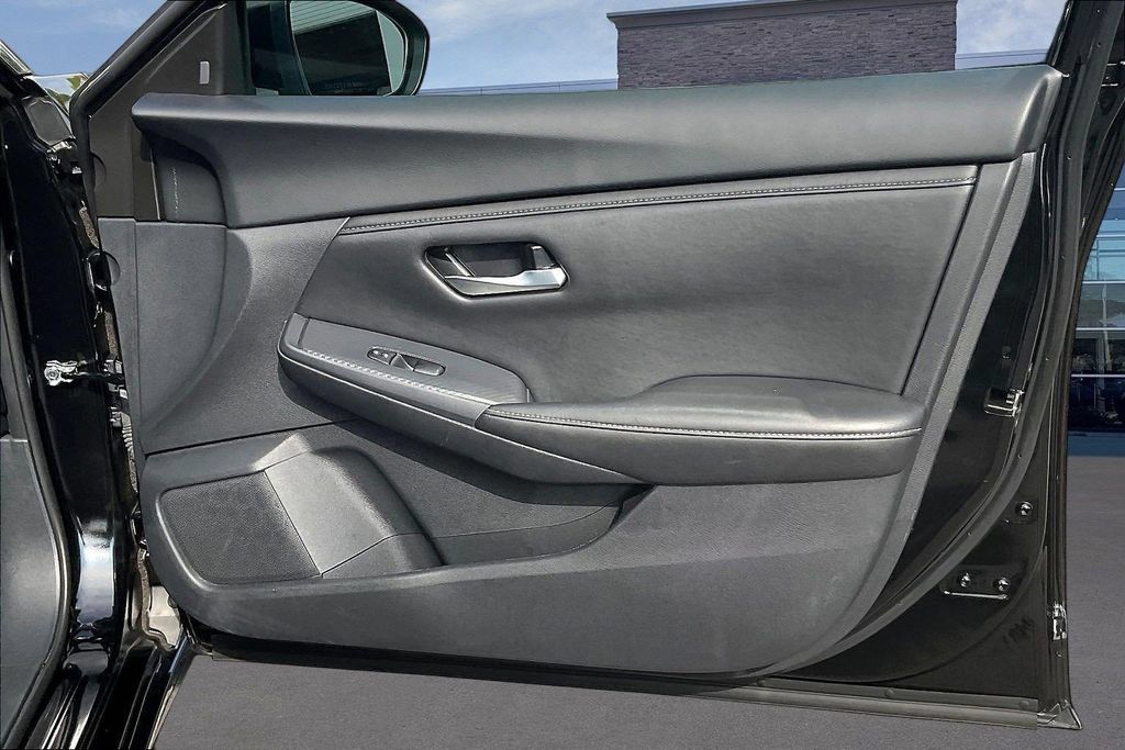 Used 2025 Nissan Sentra SV FWD image 26
