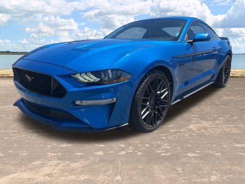Used 2020 Ford Mustang GT RWD image 2