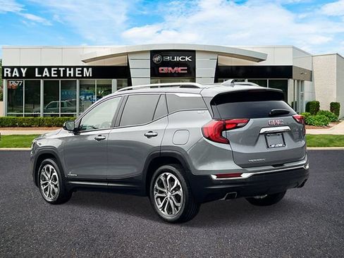 Used 2020 GMC Terrain SLT w/ Preferred Package FWD image 3
