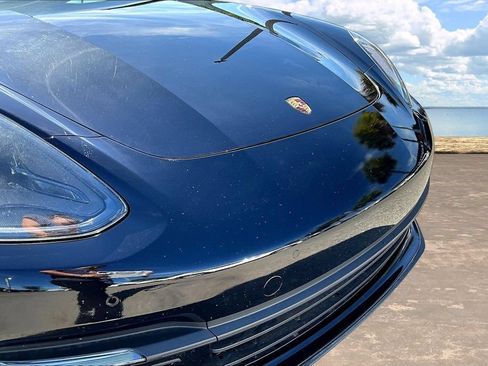 Used 2019 Porsche Panamera RWD image 32