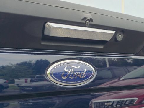 Used 2022 Ford F250 Lariat w/ Chrome Package AWD/4WD image 34