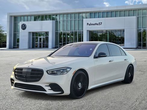 Used 2022 Mercedes-Benz S 500 4MATIC image 3